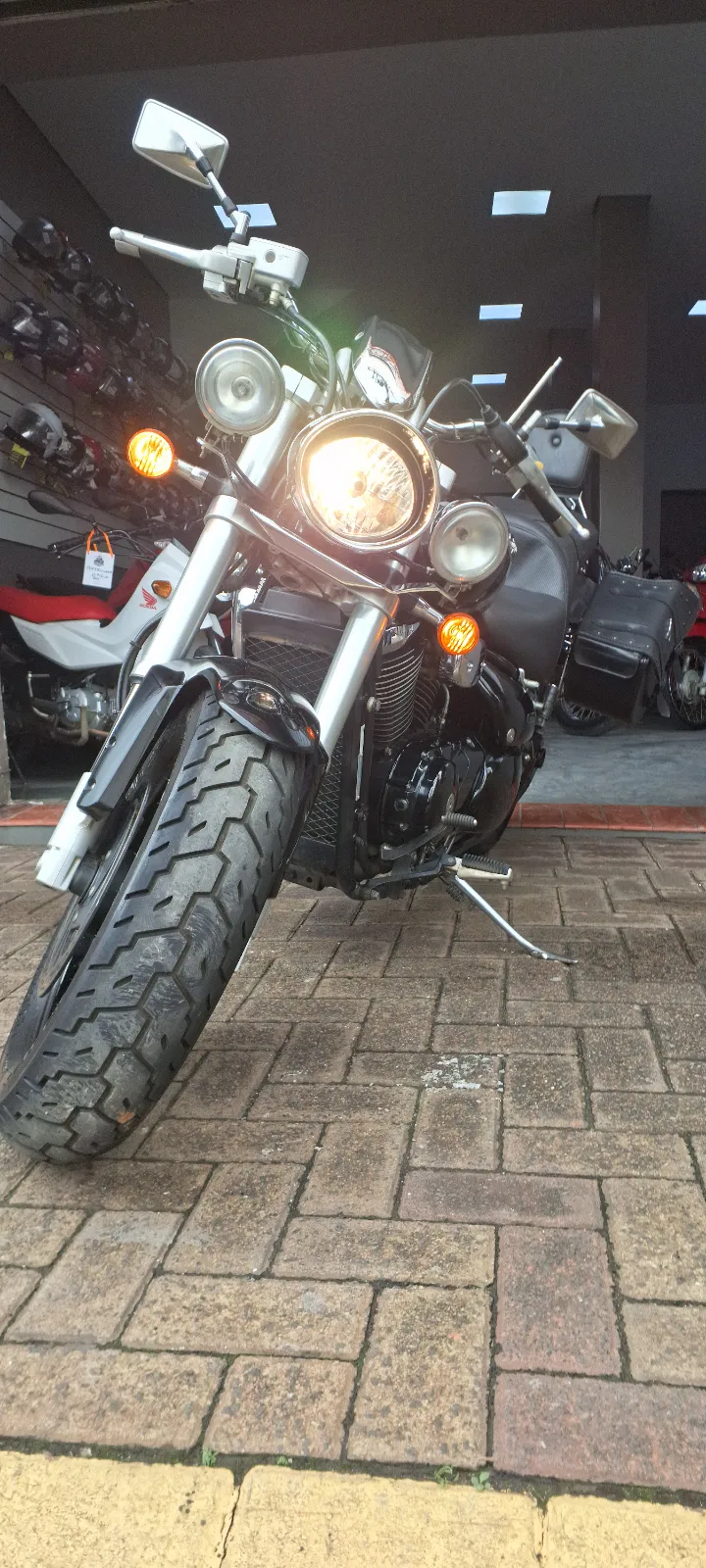 Triumph Boulevard M800 2011